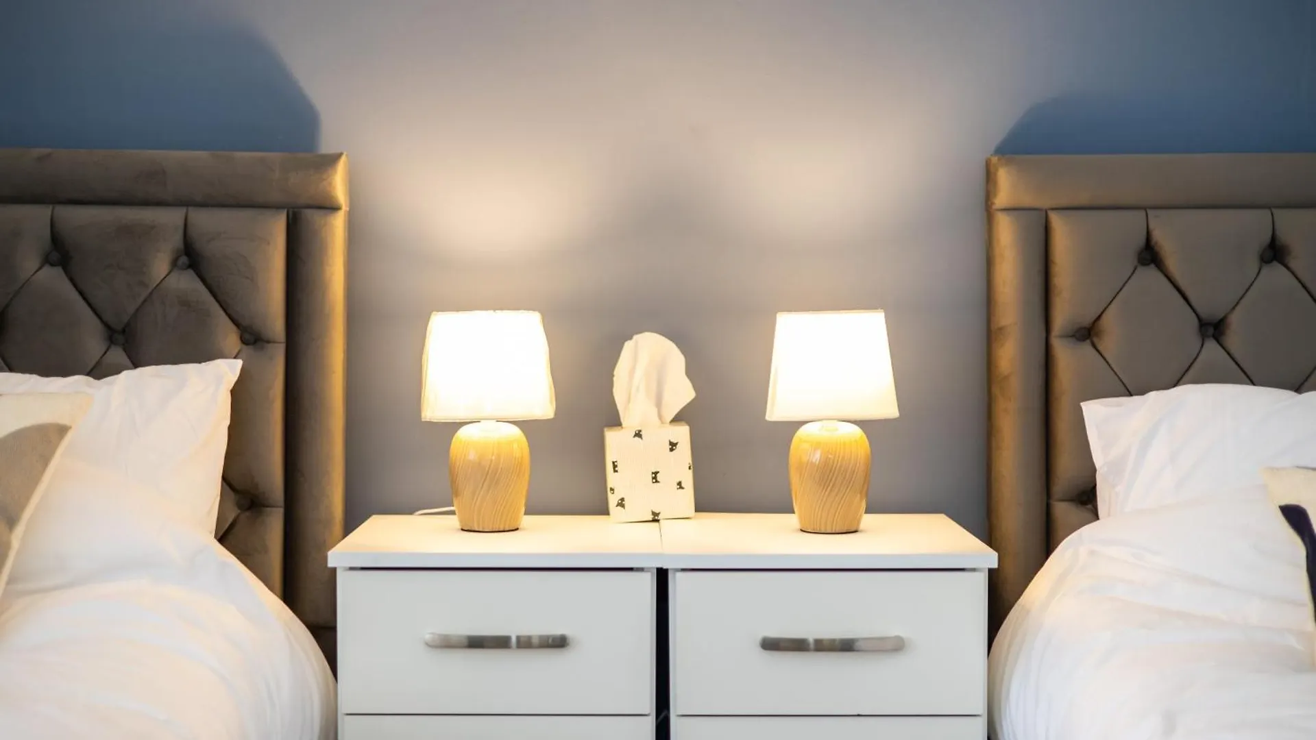 Cozy Home, Sleeps 4,Only 7Mins From Centre, Parking, Wifi & Netflix Leeds  0*, Leeds (West Yorkshire)