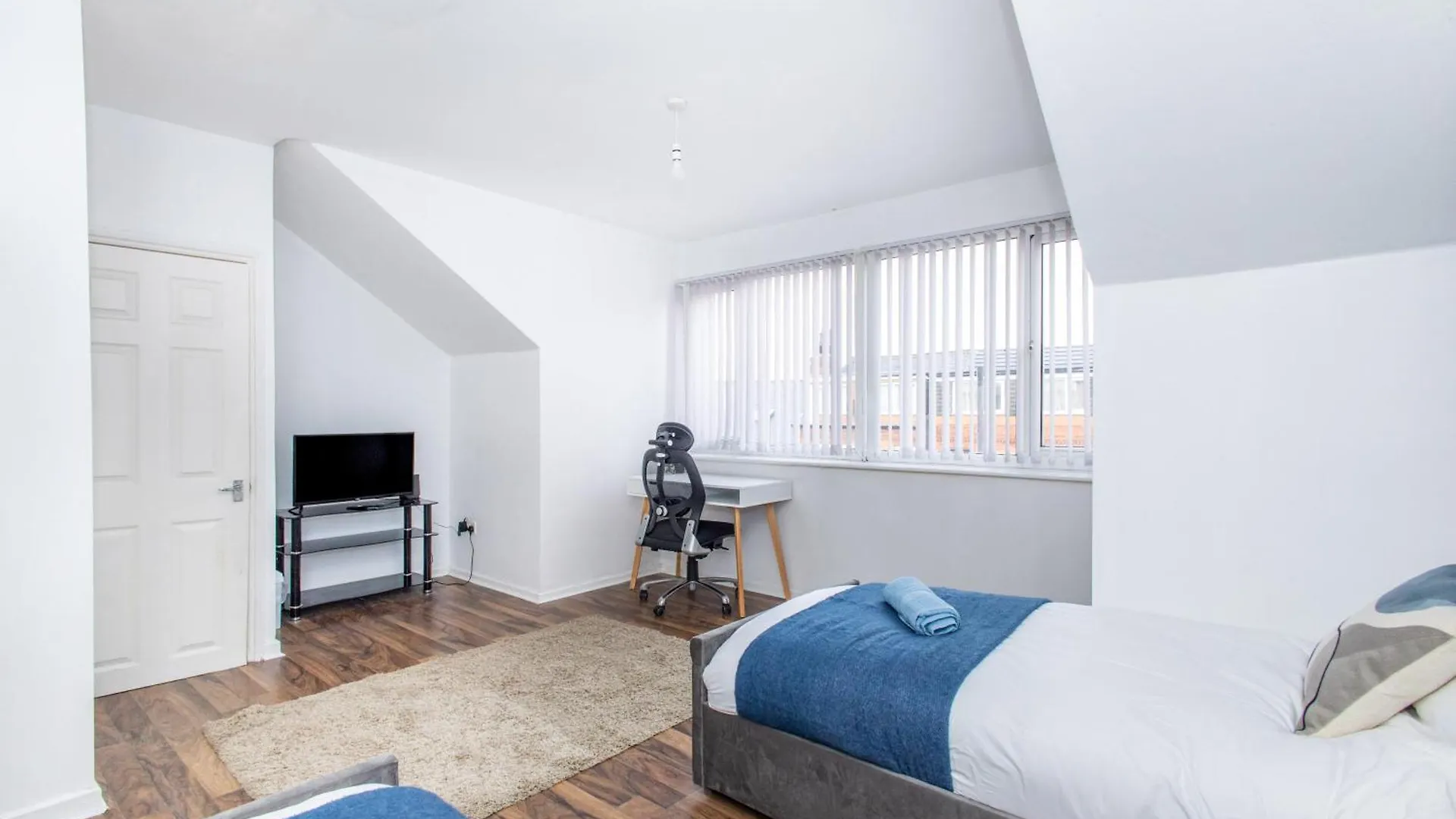 Cozy Home, Sleeps 4,Only 7Mins From Centre, Parking, Wifi & Netflix Leeds  Casa vacanze